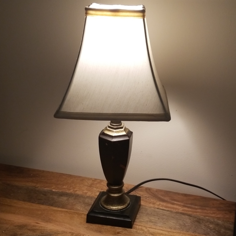 Lamp - Picture 2 of 2